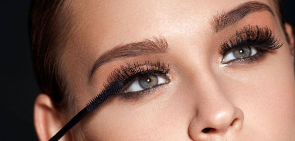 10 astuces infaillibles pour sublimer vos cils